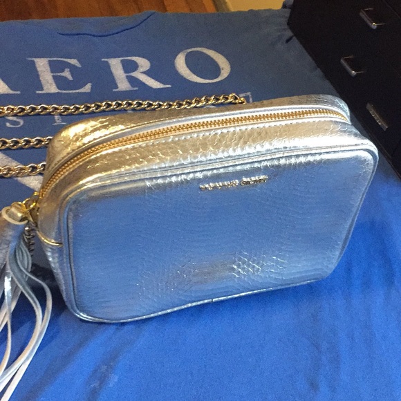 VS gray purse - Picture 3 of 3